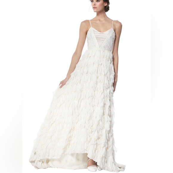 Alice + Olivia White Eaddy Faux Feather Formal Gown